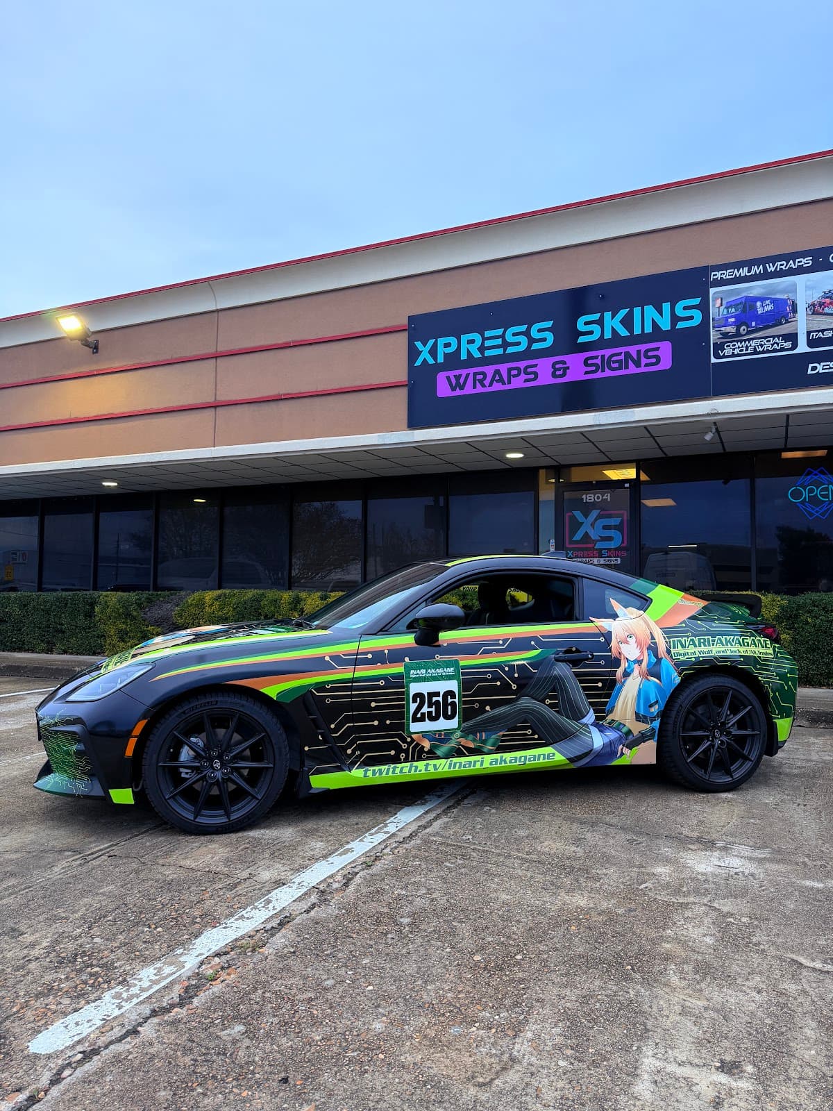 Latest itasha — rolling shot