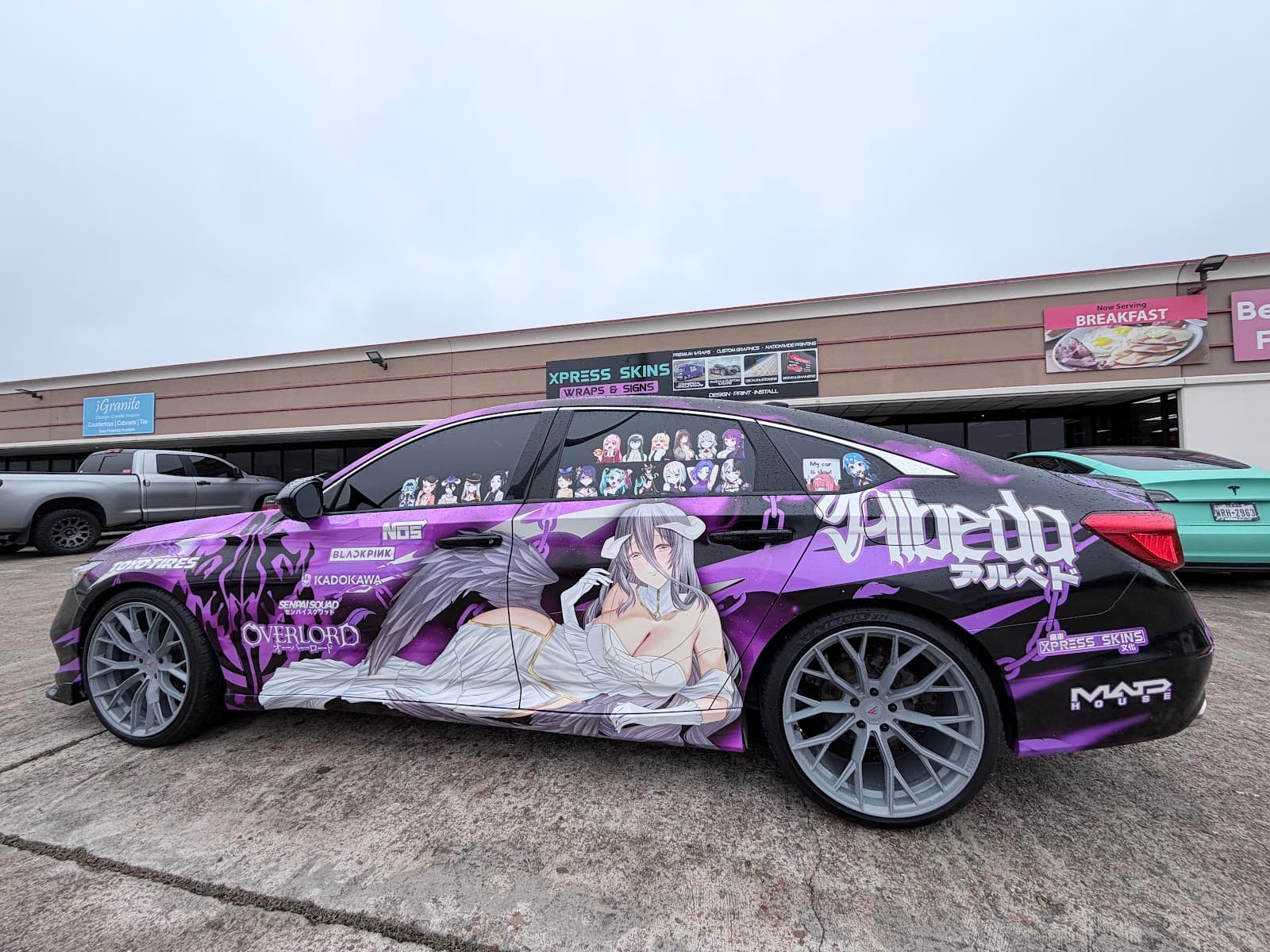 Hood wrap — anime character art